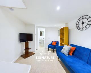 NEW Portland House by Signature Stays - 3 Bedroom House in Cheltenham - Cheltenham - 0