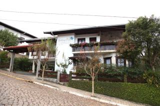 Hospedaria Gãstehaus Enzian - Treze Tílias - 3