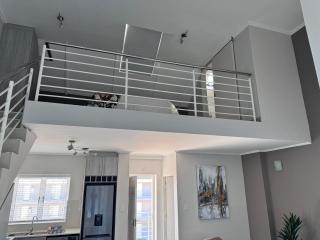 Beautifully furnished loft apartment in central Durbanville - 6