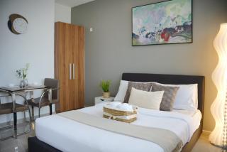 Cozy Studio with City View & Pool Access in Makati - Manila - 0