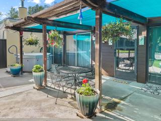 Quiet Garden Sanctuary home - 1