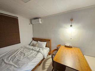Busan Subway 6min #2 Rooms #2 Queen Beds #Hotel Bedding #OTT #Table#1st Floor - Busan - 4