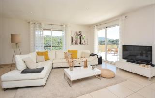 Awesome Home In St Nazaire De Ladarez - Saint-Nazaire-de-Ladarez - 4