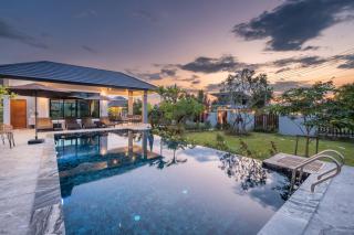 The garden pool villa resort - - 4
