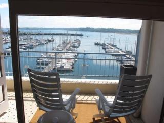 Appartement rénové avec terrasse et WIFI à Perros-Guirec - FR-1-368-84 - 2