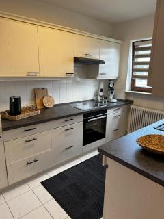 Schwarzwald Style - Ruhige & komfortable Fewo mit 85 qm in zentraler Lage Solemar & Kliniken - Ideal für Kurgäste, Begleitpersonen, Berufspendler - Attraktiv für längere Aufenthalte - Bad Dürrheim - 3