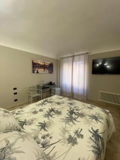 ROMA PARADISO GUEST HOUSE - 1