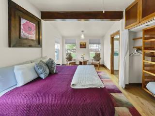 Reminiscent Downtown Cottage cottage - 5