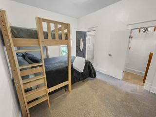 Reminiscent Downtown Cottage cottage - 4