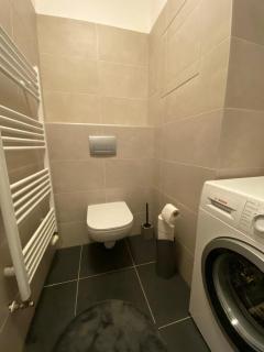 FIAOR Apartment, 1-2 guests, Free Parking & Wifi, 7 km Downtown, Bratislava - Bratislava - 6