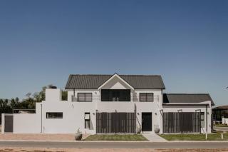 Albatross Lodge - Silwerstrand Golf and River Estate - Robertson - 0