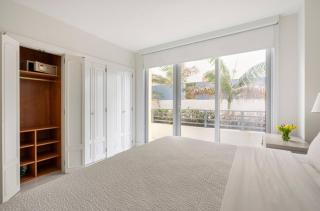 Beachfront Bentley Hotel One Bedroom Suite with Balcony and Beach access - Miami Beach - 1