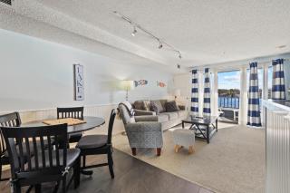 232 Edgewater Inn - 2