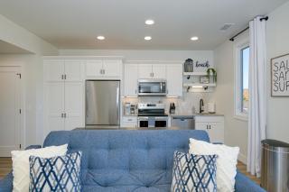 Walk to Beach Penthouse Condo in Traverse City! - Traverse City - 5