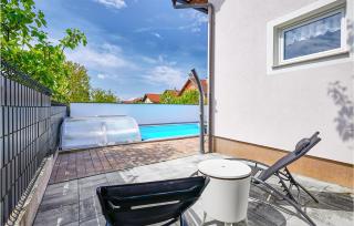 Beautiful Home In Dugo Selo - 4