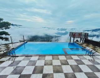 Vinayaka Stays - Infinity Pool and Breathtaking Valley View - Panchgani - 9