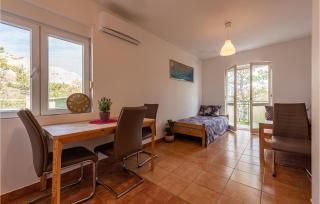 2 Bedroom Stunning Apartment In Novalja - 8