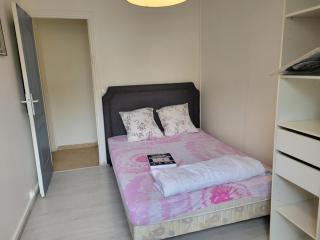 Appartement de 4 chambres plus salon a 100 métres de carrefour de Stains avec une place de parking - 3