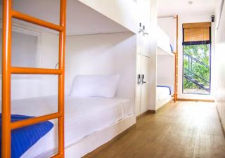 Traveler's Haven Hostel at Colombo Intl Airport - 3