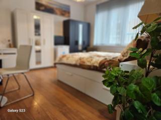 Friend House - 6