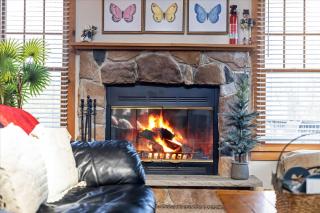Private Barbecue Fireplace Fall Foliage - Tannersville - 8