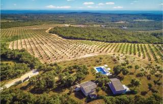 Gorgeous Home In Cubani With Wifi - Crnibek - 0