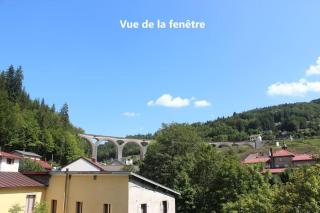 Cocon cosy en bord de rivière - Morez - 8