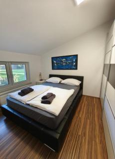 Riverside Guesthouse - 1