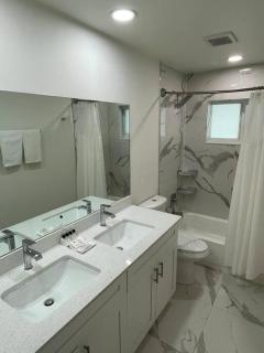 Waterfront Apartment - Intracoastal View Suite! - 7