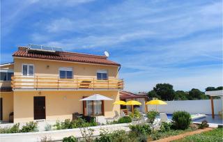 3 Bedroom Beautiful Home In Muntic - Muntić - 3