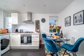 Stylish 3 bedrooms apartment 20 mins to Central London with Balcony - Open for Long Stays and Families Relocating - Woodford Green - 6