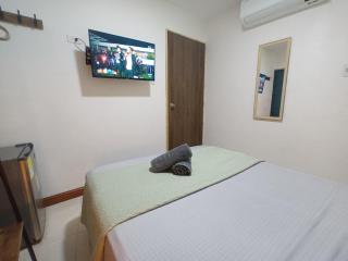 Confortable y Central Habitación a 1 cuadra de la playa de Spratt Bight - 9