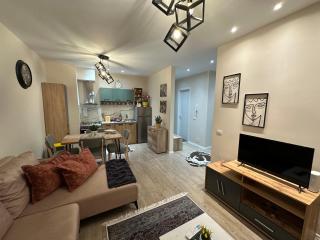 Apartament Univers City Near Tirana Airport - Tirana - 8