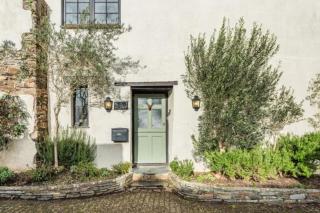 Charming And Cosy Town Farmhouse - 0