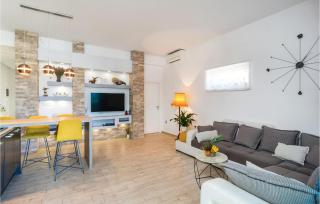 Lovely Home In Poljica With Jacuzzi - Poljica - 6