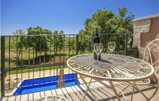 Awesome Home In Fuskulin With Jacuzzi - Fuškulin - 3