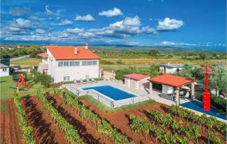 3 Bedroom Nice Apartment In Marcana - Marčana - 0