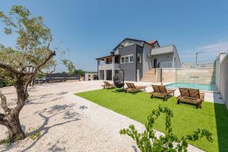 MY DALMATIA - Villa Pezer with heated swimming pool, sauna and Jacuzzi - Benkovac - 5