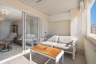 Sea view 2-bedroom apartment with pool - Marbella - 3
