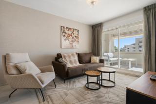 Sea view 2-bedroom apartment with pool - Marbella - 2