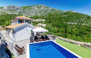 Four-Bedroom Holiday Home In Zaton - Zaton - 0