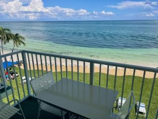 2 bedroom Oceanfront Condo! Pool, beach, incredible views, Florida Keys gem! - Key Colony Beach - 9