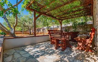 Awesome Home In Zaboric With Wifi - Žaborić - 3