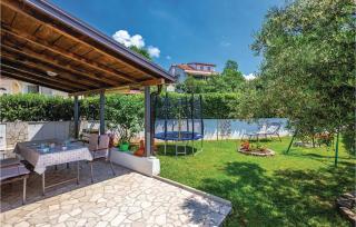 Amazing Home In Kostrena With Kitchen - Kostrena - 9