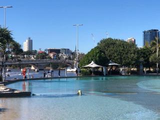 2brm apartment with beautiful view in a great location Free Parking - 1