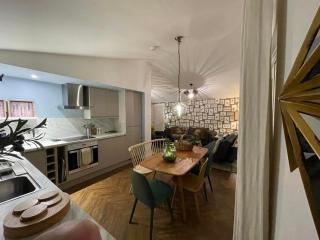 Woodpecker Lodge - Brook Meadow - sleeps 4 plus 2 - no pets - Market Harborough - 6