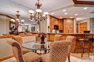 Highlands Lodge 208 by East West Hospitality - 6