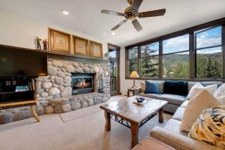 Highlands Lodge 305 by East West Hospitality - 0