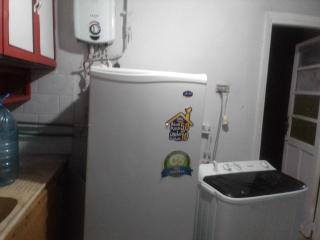 شقة بغرفة ثلاثية بحمام خاص ومطبخ صغير - 2