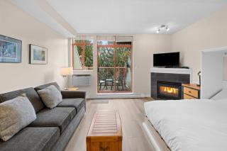 Alpenglow Lodge Studio Suite with park view by MVA - 1